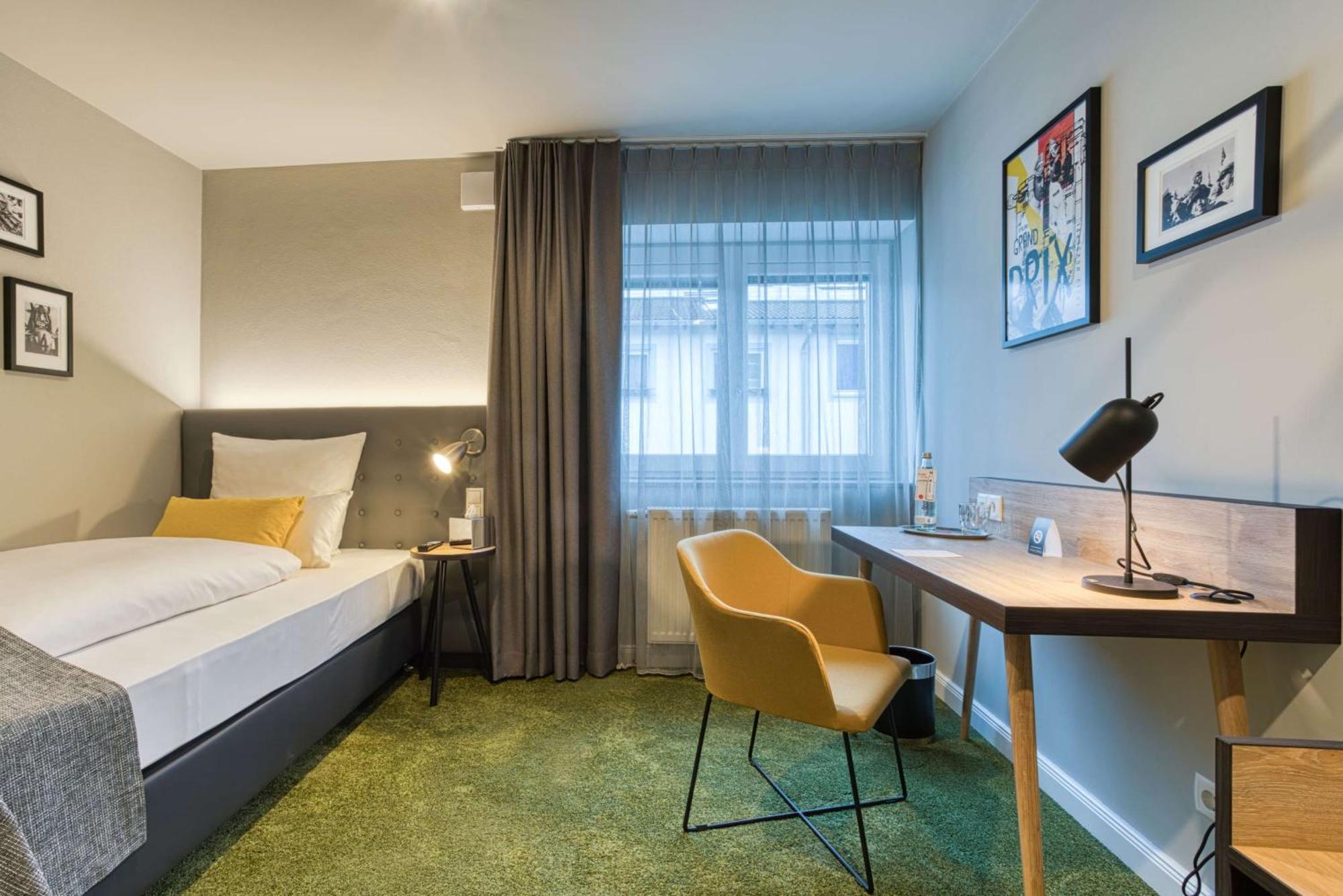 Vienna House Easy By Wyndham Ингольштадт Экстерьер фото