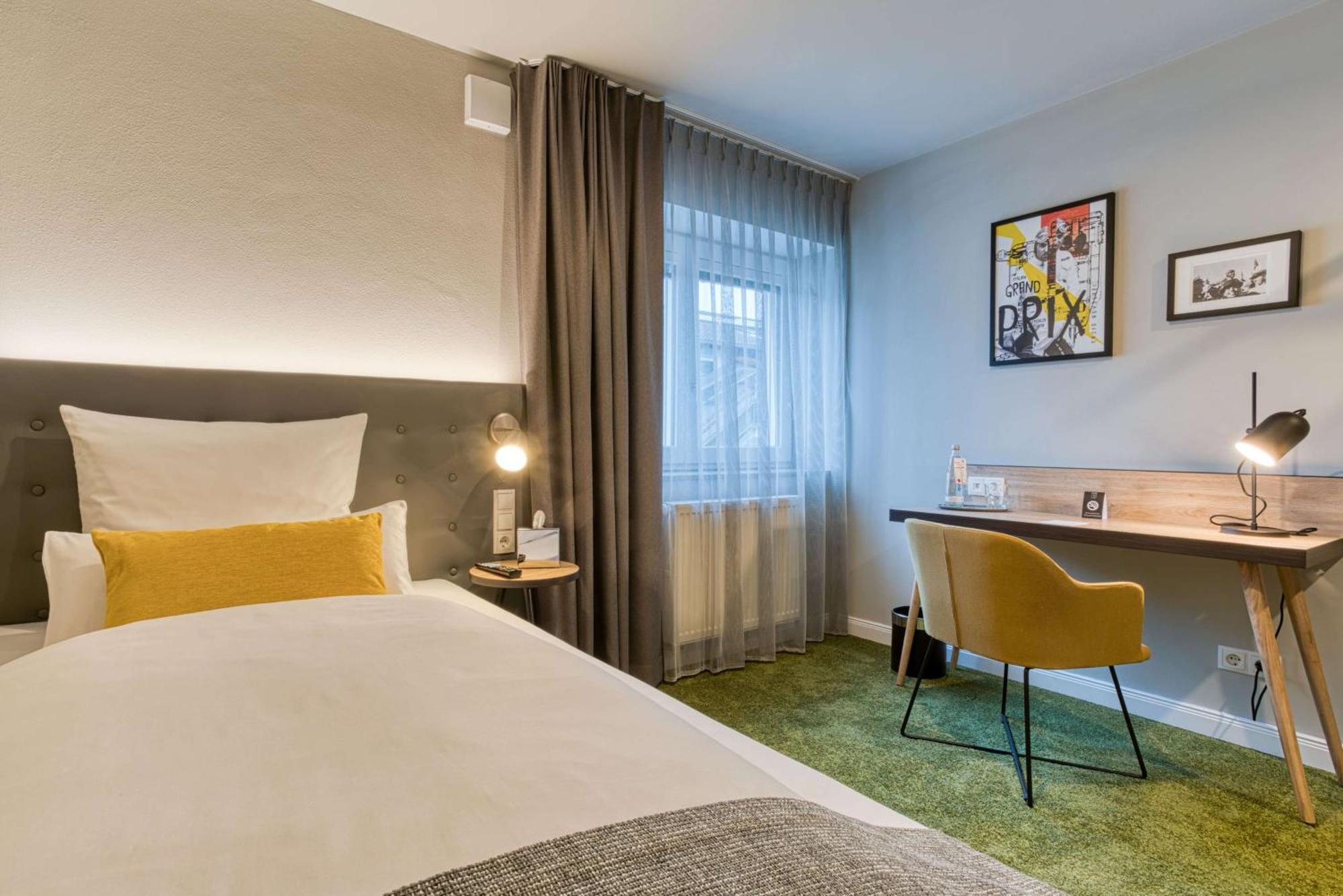 Vienna House Easy By Wyndham Ингольштадт Экстерьер фото
